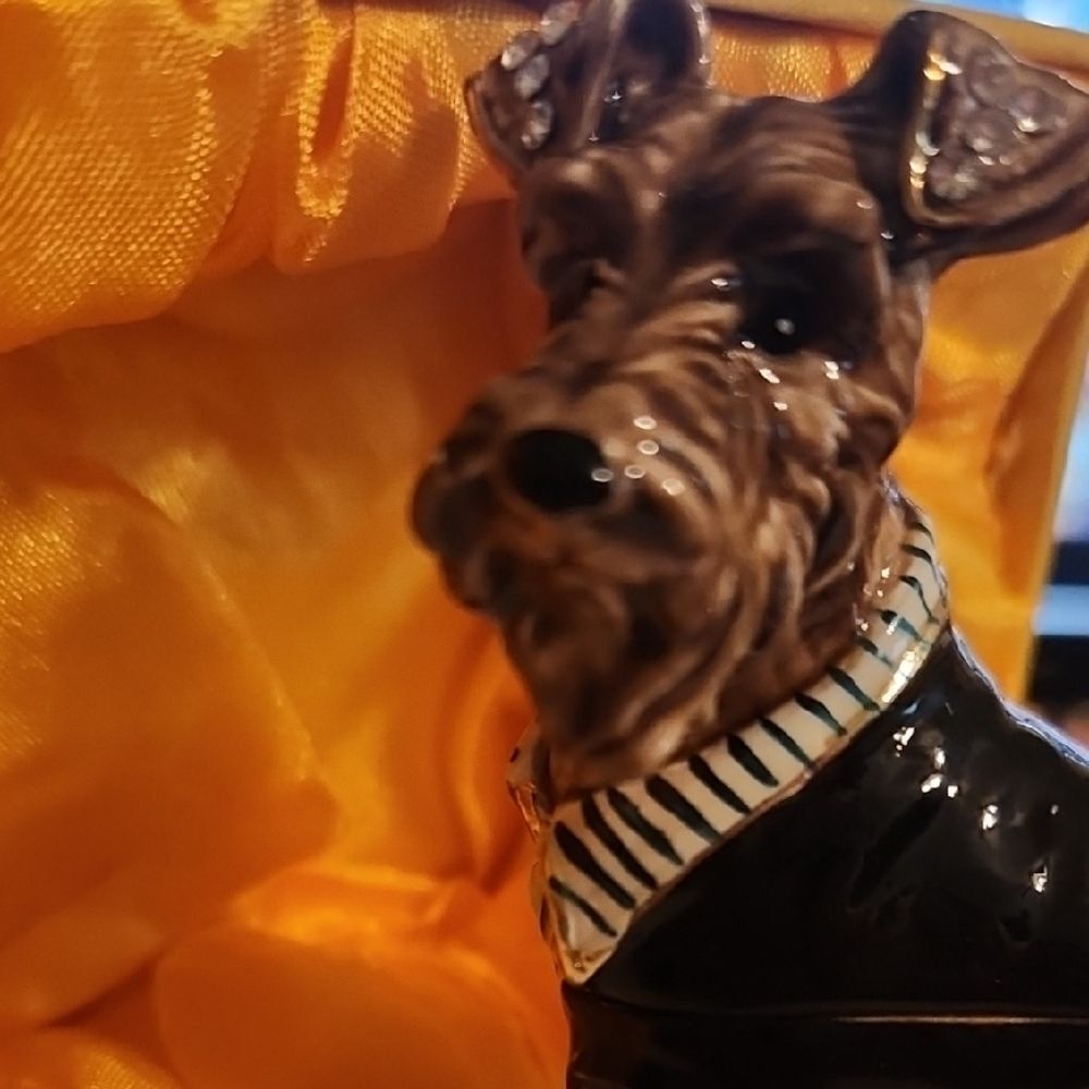 Stylish Dog Figurine with Striped Outfit - Picture 4 of 5